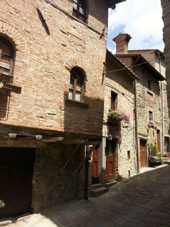 La Casina Nel Vicolo Villa Cortona Bagian luar foto